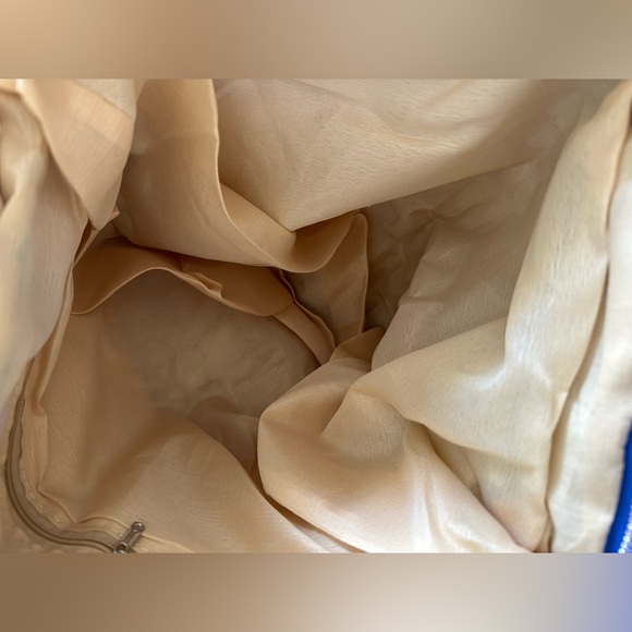 💙NWOT XL OVERSIZED QUILTED CROSSBODY BAG IN COBALT BLUE 💙 - Picture 7 of 9